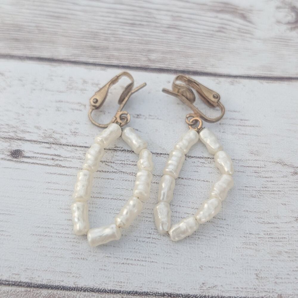 Vintage Clip On Earrings Cream Dangle - Picture 2 of 6